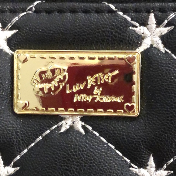 BETSEY JOHNSON Embroidered Heart Pink Black Full Zip Continental Wallet Wristlet